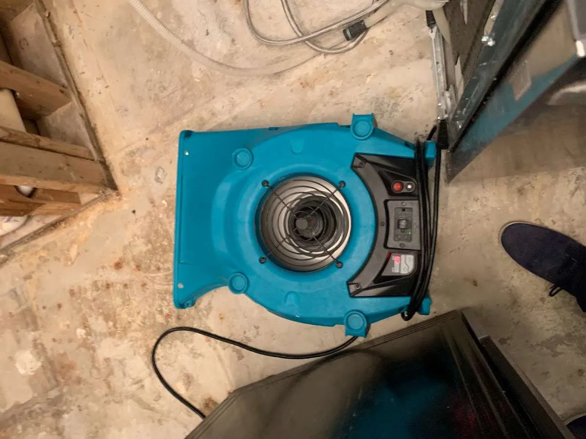 Air mover drying equipment for Fire & Smoke Damage Restoration in Shorewood
